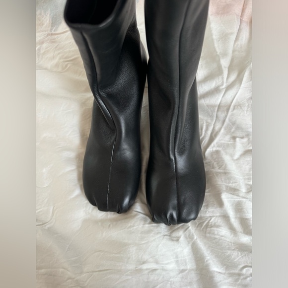 Khaite Normandy ankle boots - Picture 9 of 16